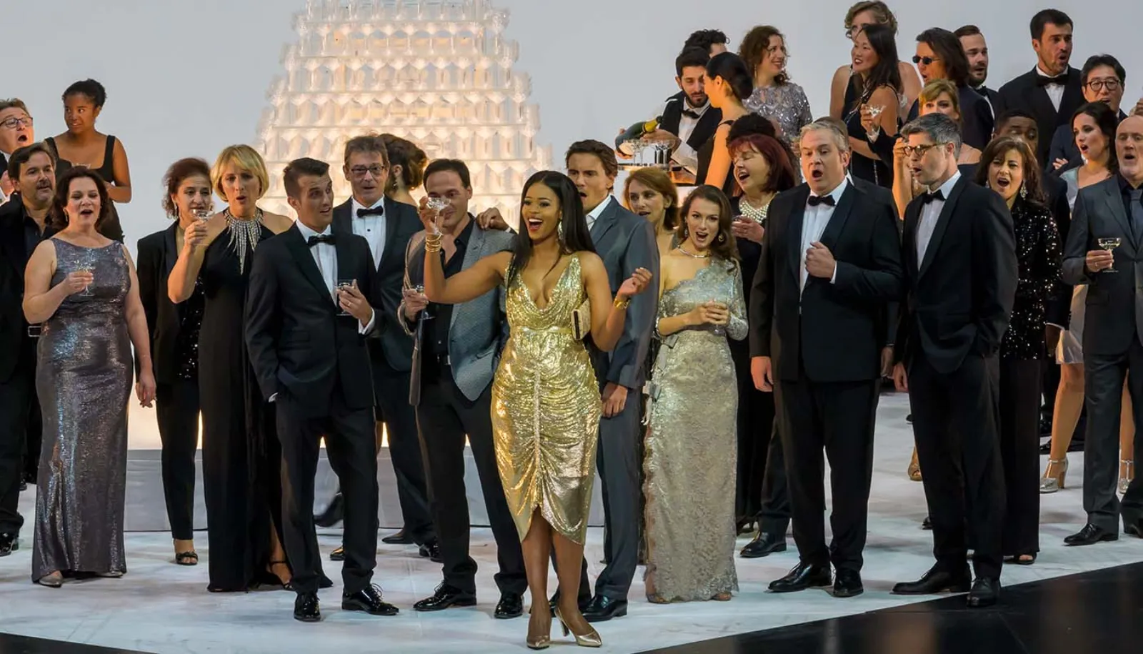 „Traviata” w cyklu “Wieczór z operą” w KinoGram